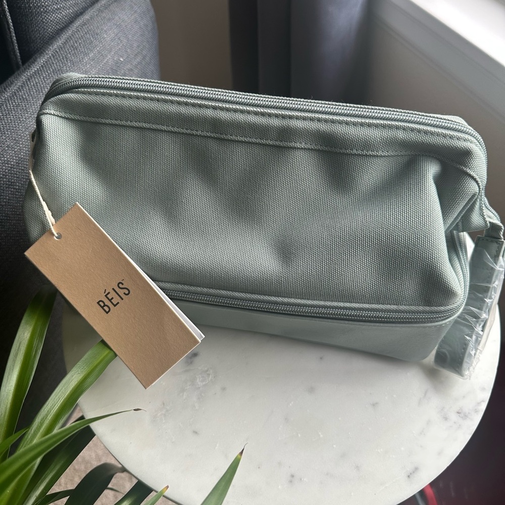 BÉIS the Dopp kit in slate NWT